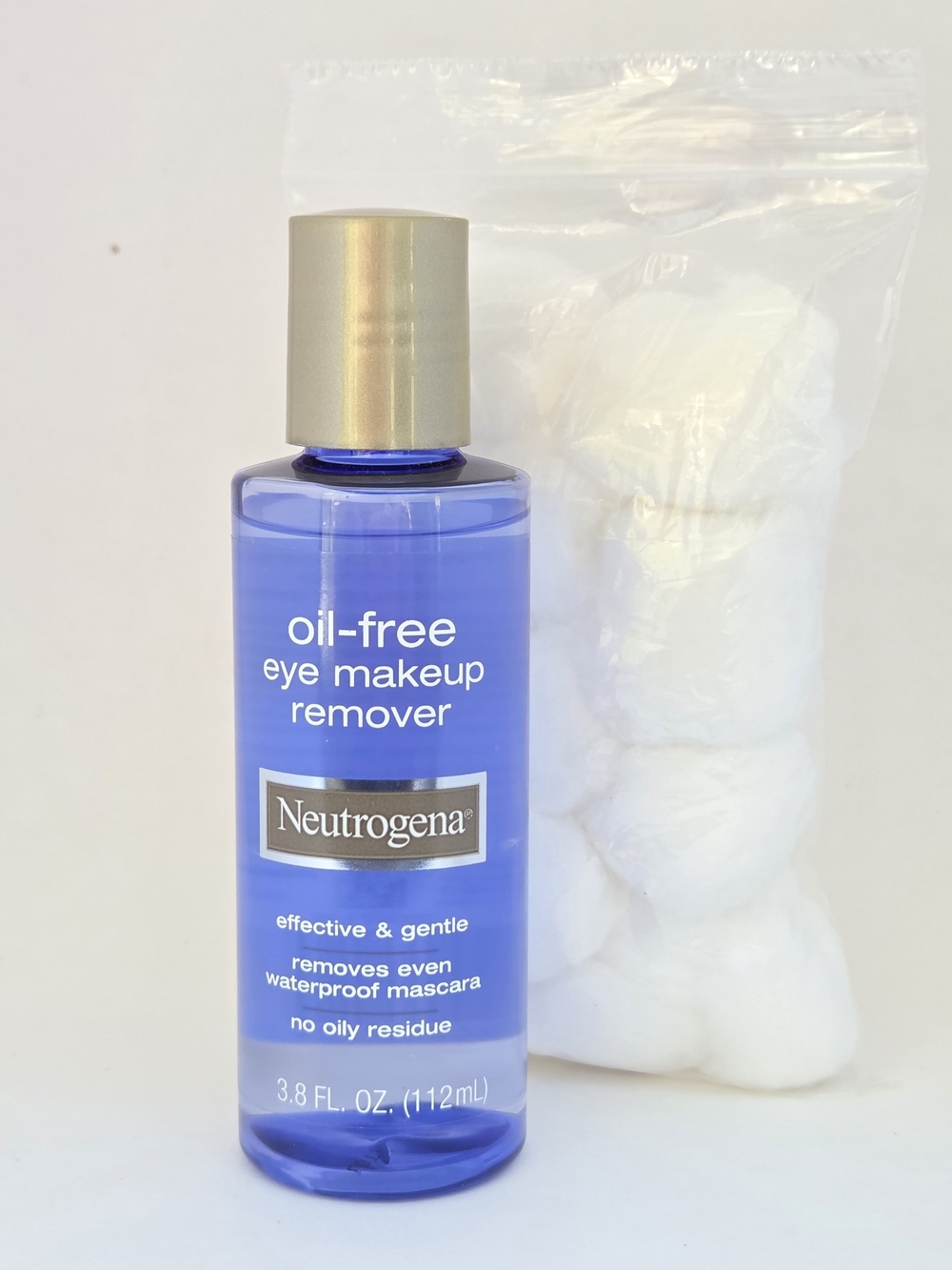 $6 When Bundled - Neutrogena Oil-Free Eye Makeup Remover + Cotton Balls NEW